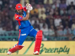 IPL 2025 | DC's KL Rahul finds it 'good to be back in Lucknow' and does courtesy handshake with LSG owner Sanjiv Goenka after win - WATCH