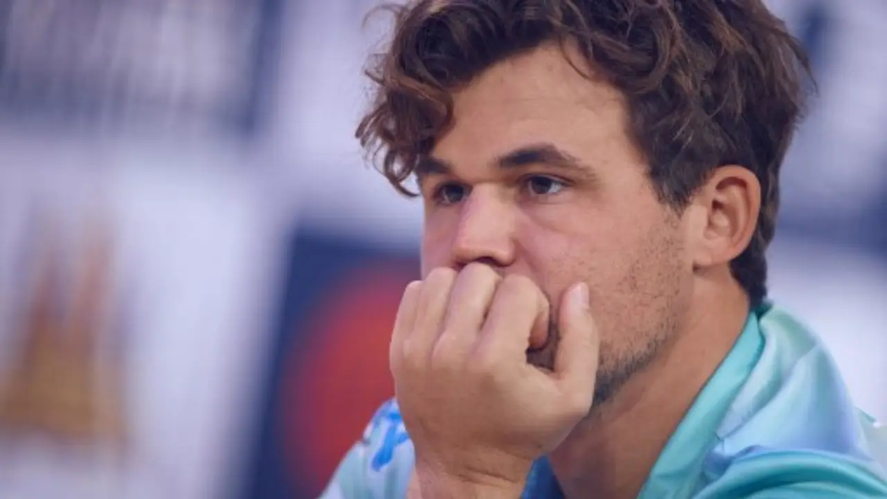 Magnus Carlsen quits chess championship after jeans row