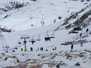 Thirty injured as lift collapses at Spanish ski resort, four in serious condition