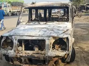3 killed in West Bengal as protests against Waqf law turn violent; Calcutta HC orders deployment of central forces