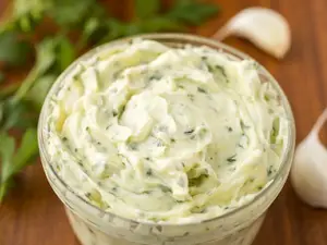 5 Simple Ways to Make Garlic Butter at Home