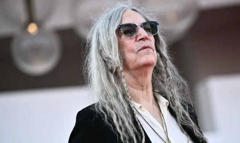  Patti Smith