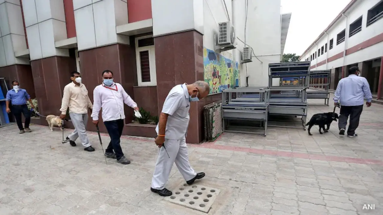 India: Police arrest class 12 student over Delhi school bomb scares