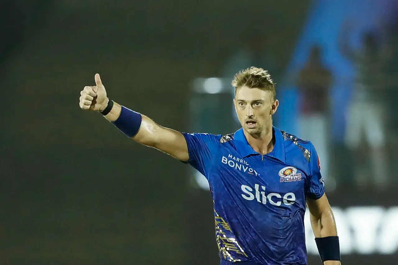 3. Daniel Sams (35 runs)