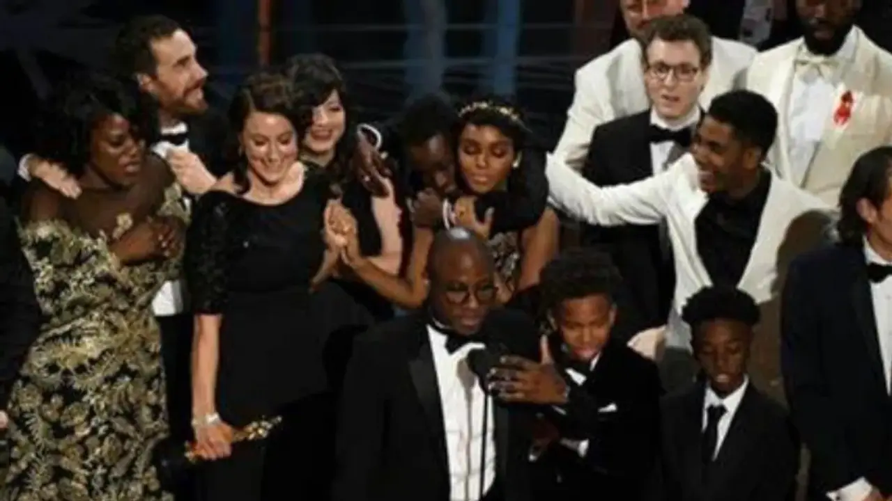 And the best picture goes to... oops