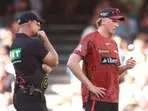 BBL: Renegades' pacers 'taken out of attack' in bizarre moment - Watch