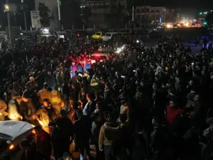 Over 70 killed in violent clashes between Syrian government forces and Assad loyalists