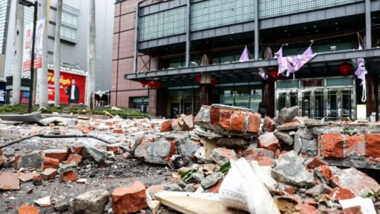 Suspected gas explosion kills four at Taiwan department store