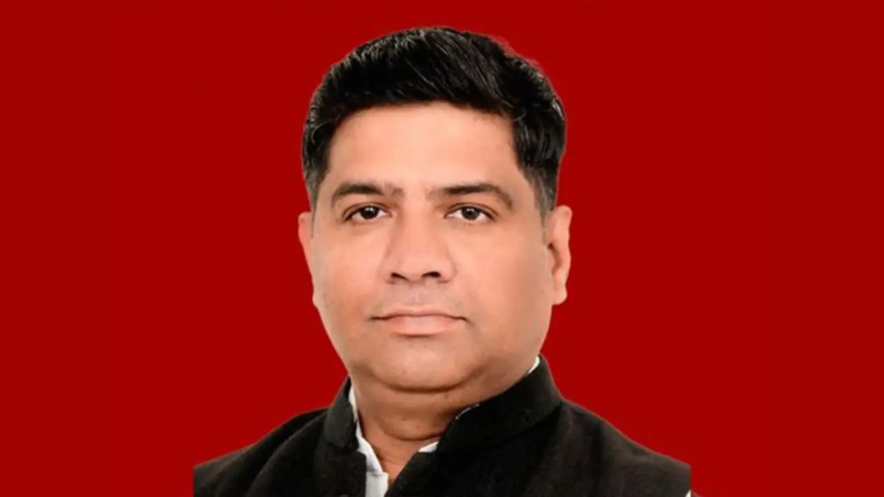 Woman files case against AAP MLA Dinesh Mohaniya for blowing kisses