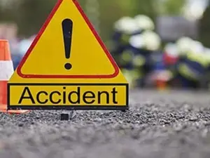Maharashtra train accident: 11 dead as Pushpak Express passengers jump onto tracks, hit by Karnataka Express