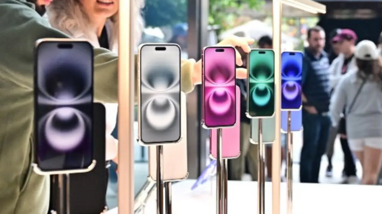 iPhone 17 Air latest leak video shows it is shockingly thin
