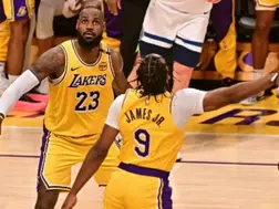 NBA: LeBron James puts on a show as Lakers top Knicks in New York