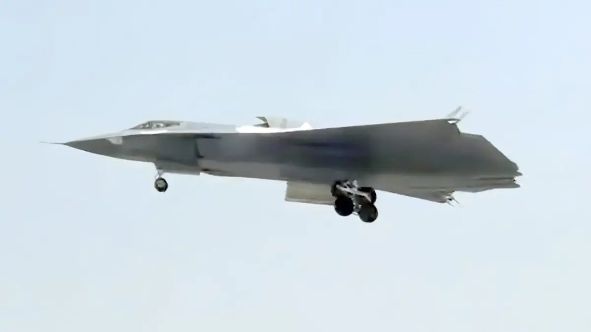 Three engines, no tail: New video showing China’s mysterious tailless, triple-engine fighter jet fuels speculation