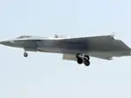 Three engines, no tail: New video showing China’s mysterious tailless, triple-engine fighter jet fuels speculation