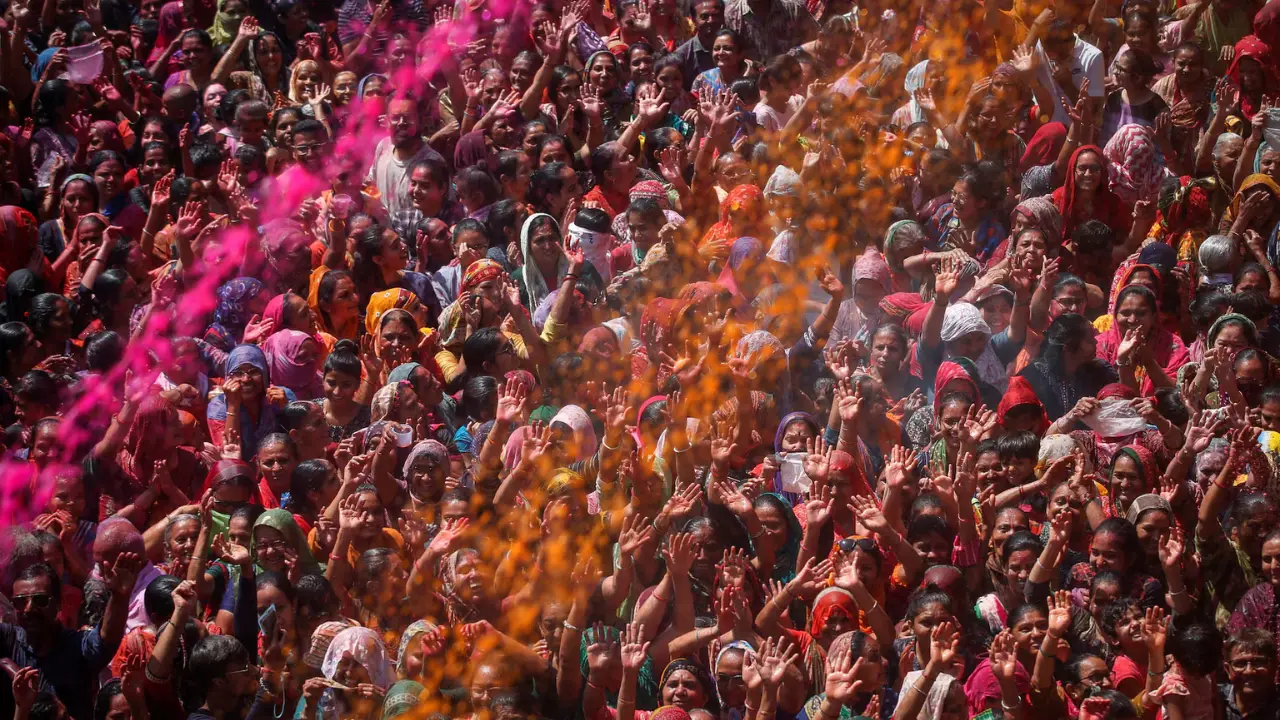India celebrates vibrant festival of Holi
