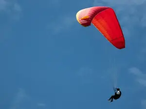 India: Paragliding accident claims lives of woman tourist and Nepalese instructor in Goa