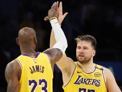 Luka Doncic, LeBron James lead LA Lakers fightback as New York Knicks downed in thriller