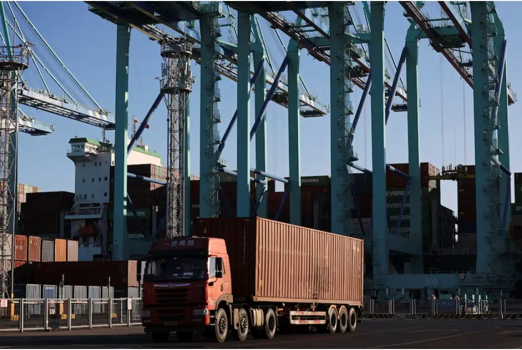 China rejects new U.S. tariff threat, accuses Washington of 'shifting blame'