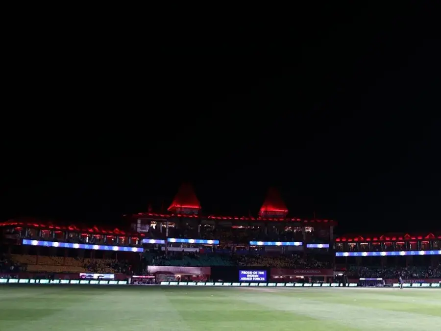 PBKS-DC IPL 2025 game called off in Dharamsala; fans chant 'Pakistan Murdabad' slogans outside stadium - WATCH