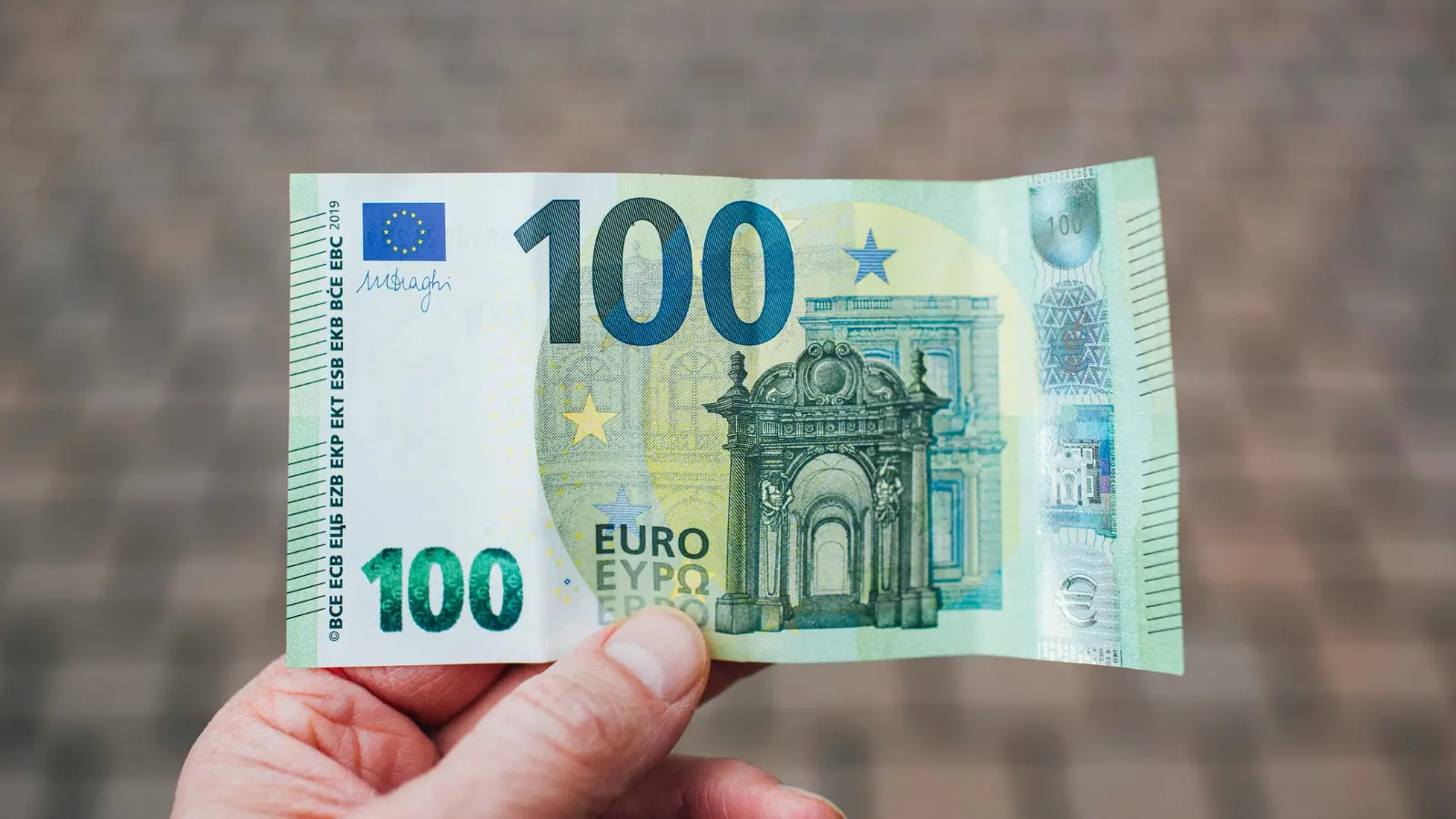 Euro (EUR)