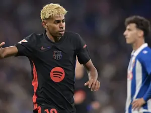 Barcelona beat Espanyol to win La Liga 2024/25, complete season with three trophies