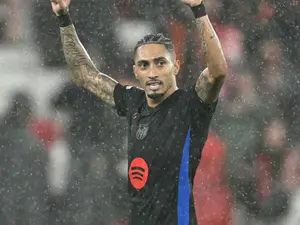 Watch: Barcelona's Raphinha scores dramatic 96th minute winner against Benfica in Champions League