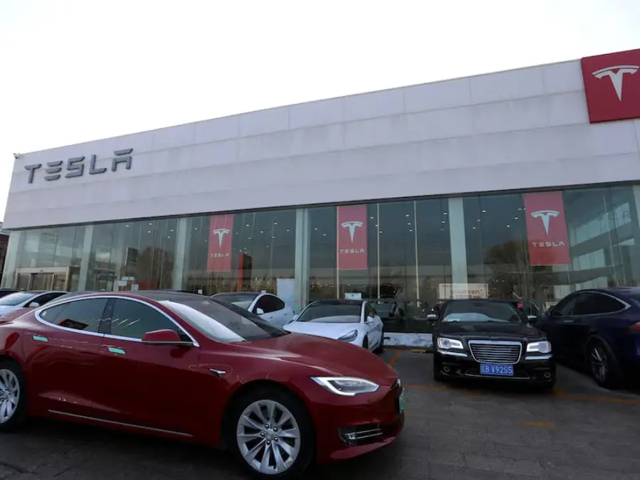 Tesla plans city navigation update for Chinese autopilot software