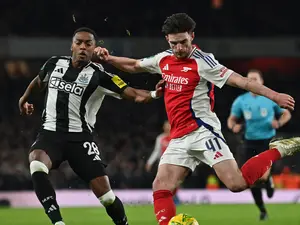 League Cup: Newcastle win at Arsenal to put one foot in final