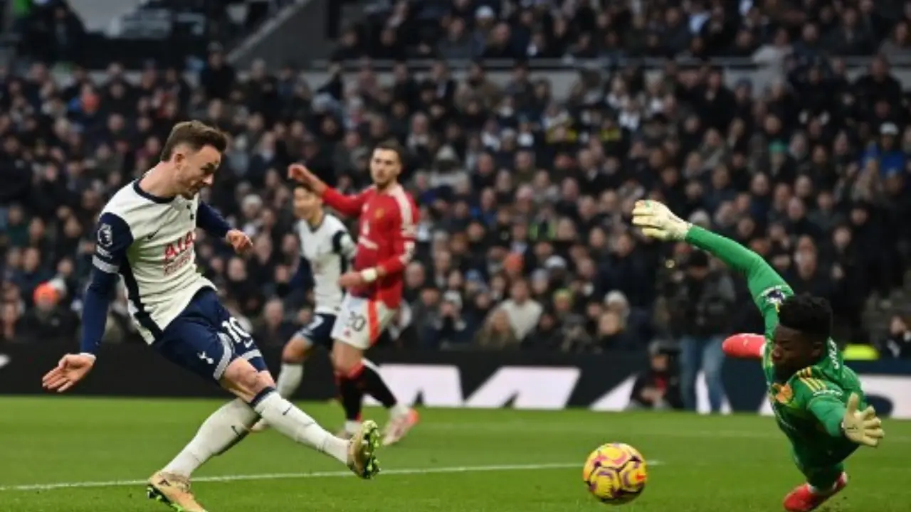 Premier League: Tottenham beat Manchester United in battle of strugglers Premier League: Tottenham beat Manchester United in battle of strugglers