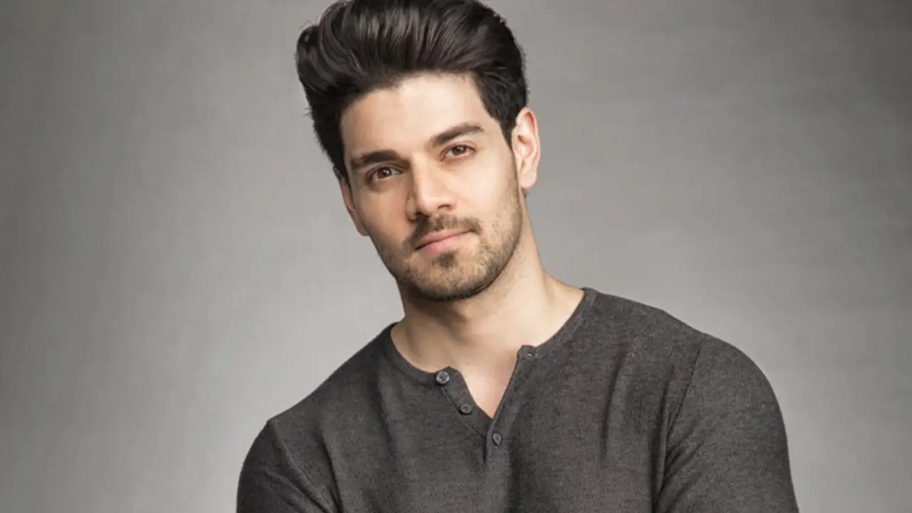 Actor Sooraj Pancholi suffers burns on film set, undergoing treatment