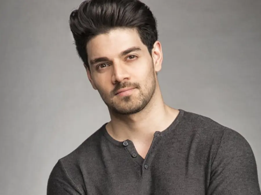 Actor Sooraj Pancholi suffers burns on film set, undergoing treatment