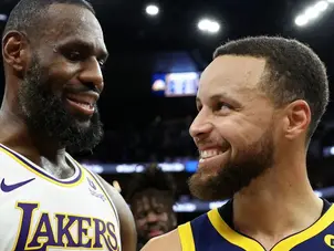Curry drops 37 as Warriors outscore LeBron's Lakers