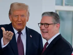 UK and US strike limited trade deal to ease tariffs and boost bilateral commerce