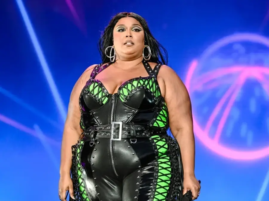 Who's that hottie? Lizzo shares weight loss transformative pics