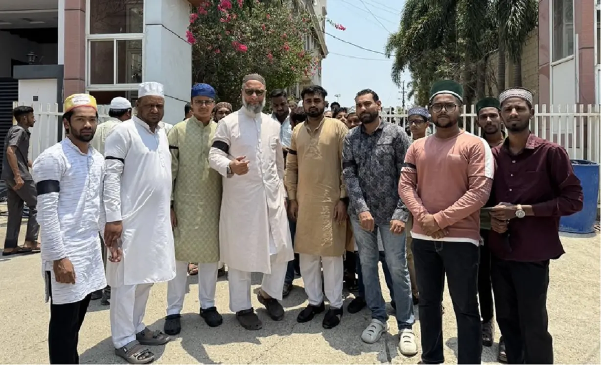 Muslims wear black armbands to Friday prayers, condemn Pahalgam attack; Owaisi blasts terrorists, Pakistan