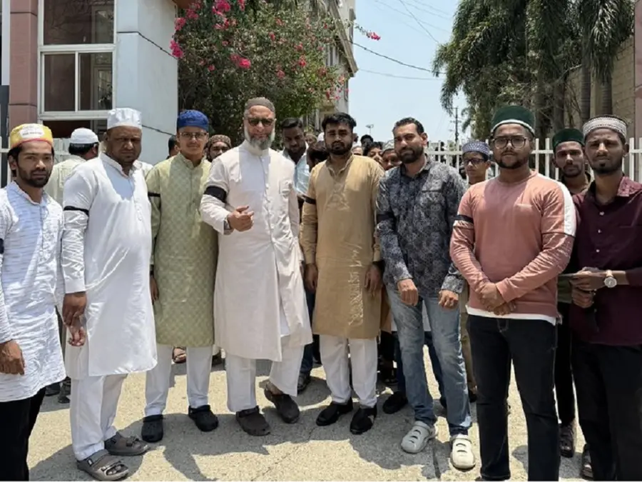 Muslims wear black armbands to Friday prayers, condemn Pahalgam attack; Owaisi blasts terrorists, Pakistan