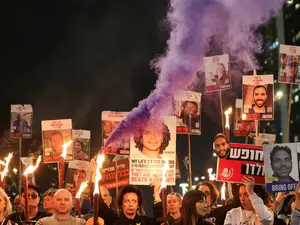 Israel releases 200 Palestinian prisoners in exchange of four female soldiers released by Hamas