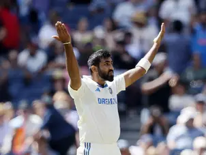 Best Test Bowling Average In A Year (Minimum: 70 Wickets)