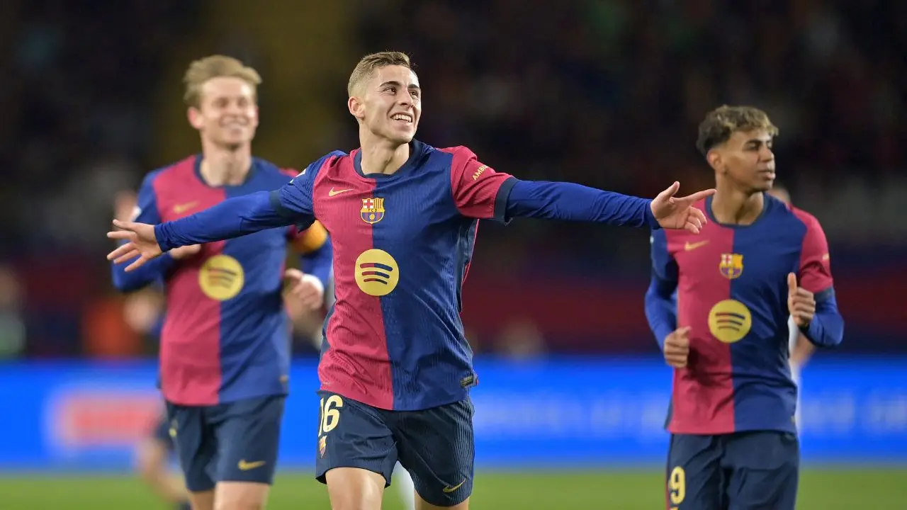 Barcelona hit seven past miserable Valencia to find La Liga form