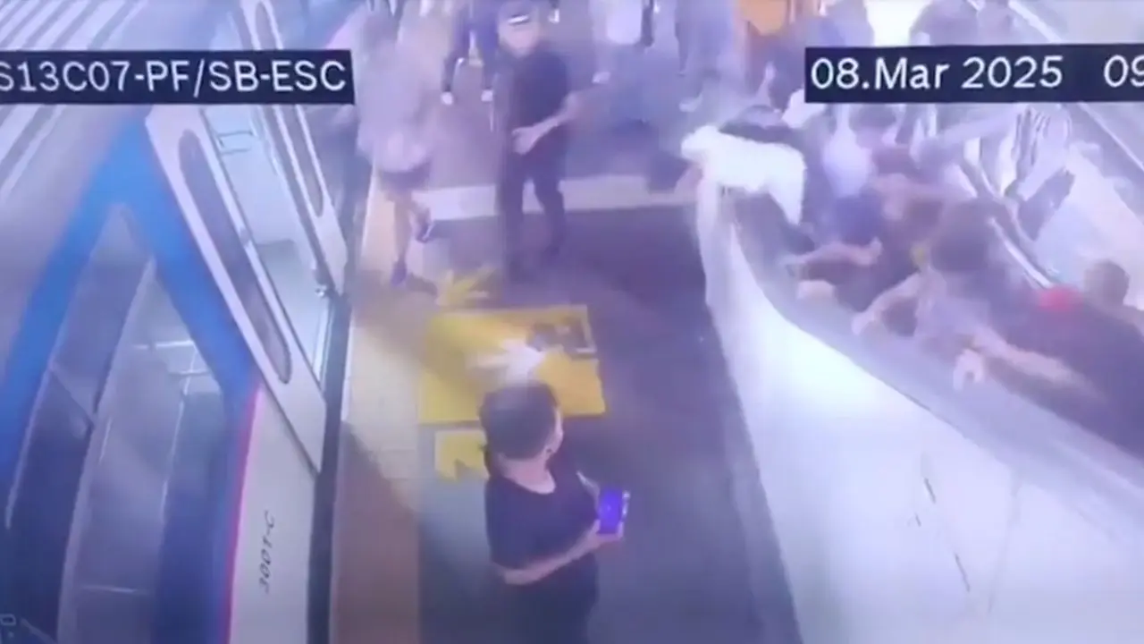 WATCH | 10 people injured as escalator glitch throws them off in Philippines