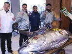 Huge Bluefin Tuna sold for $1.3 million at Tokyo’s famous annual auction