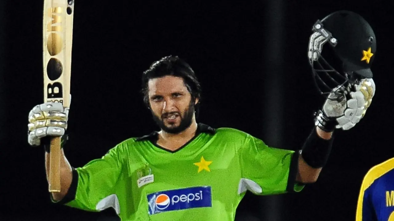 1. Shahid Afridi (Pakistan) – 153 metres