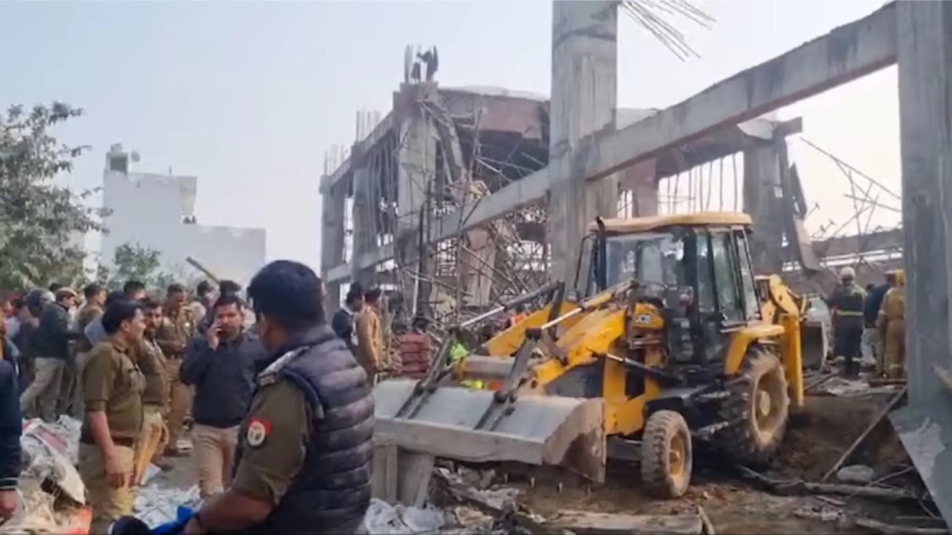 India: Railway station's roof collapses in UP's Kannauj, 40 feared trapped