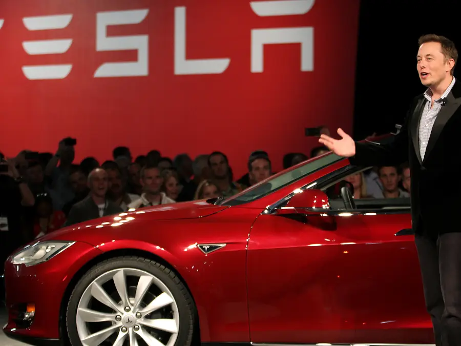 Tesla's market value crashes below $1 trillion