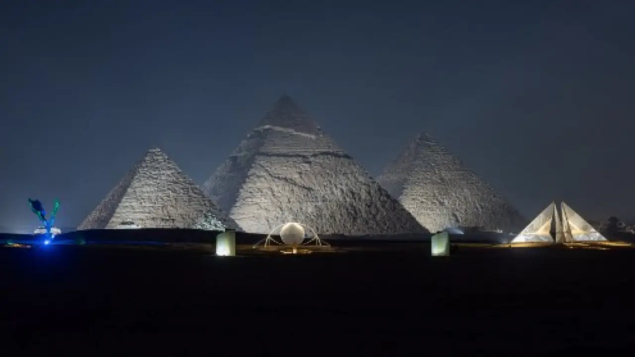 Google Maps users think they have spotted a 'teleportation device' near Giza pyramids