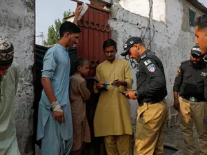 Leave or be deported: Pakistan asks Afghan Citizen Card holders, illegal foreigners to leave by March 31