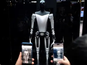 Musk's eerie declaration: Robots will overpower humanity. '10 billion...'