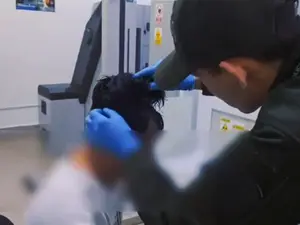 Watch | Colombian man arrested for trying to smuggle cocaine worth $10400 hidden in wig