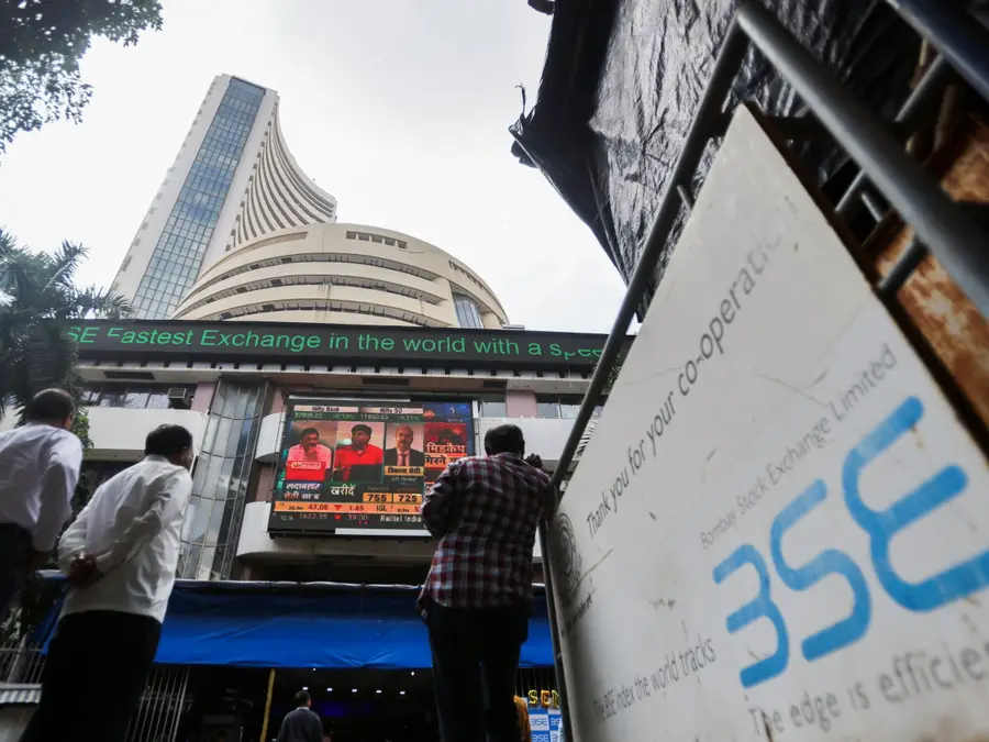 Indian stocks under pressure on waning domestic consumption