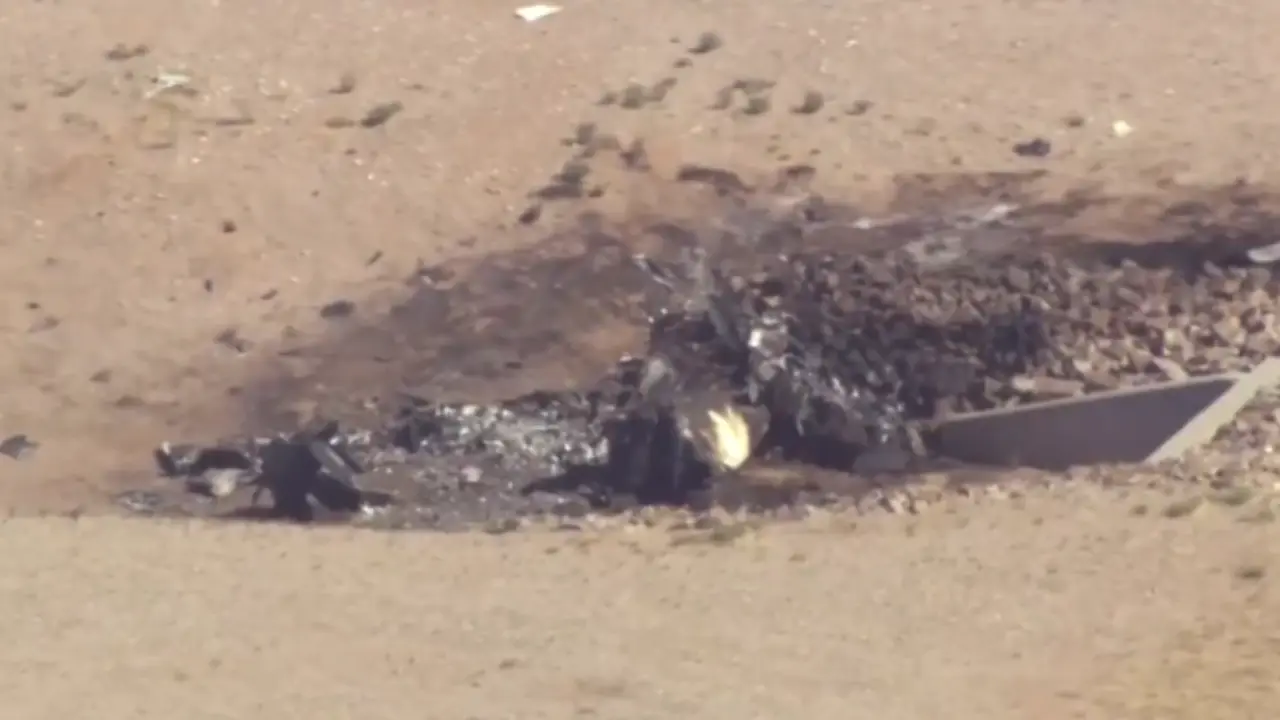 Two dead as small single-engine planes collide mid-air at Arizona airport Two dead as small single-engine planes collide mid-air at Arizona airport